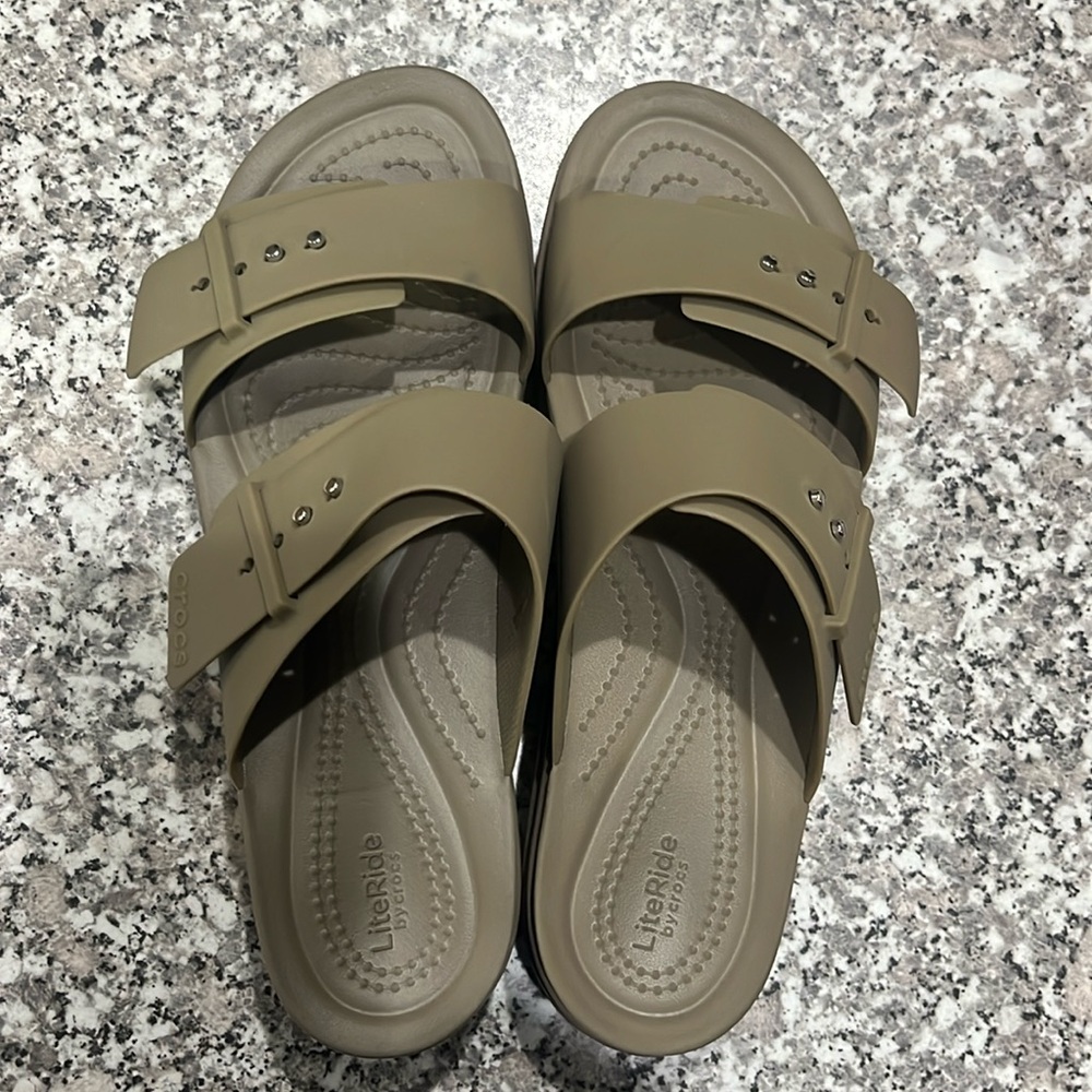 Crocs Brooklyn Low Wedge Sandal